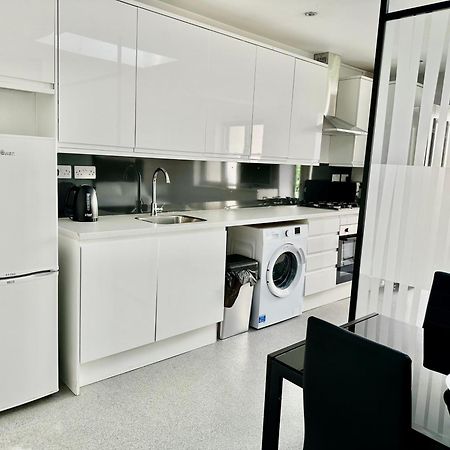 Westferry Two Apartment London Bagian luar foto
