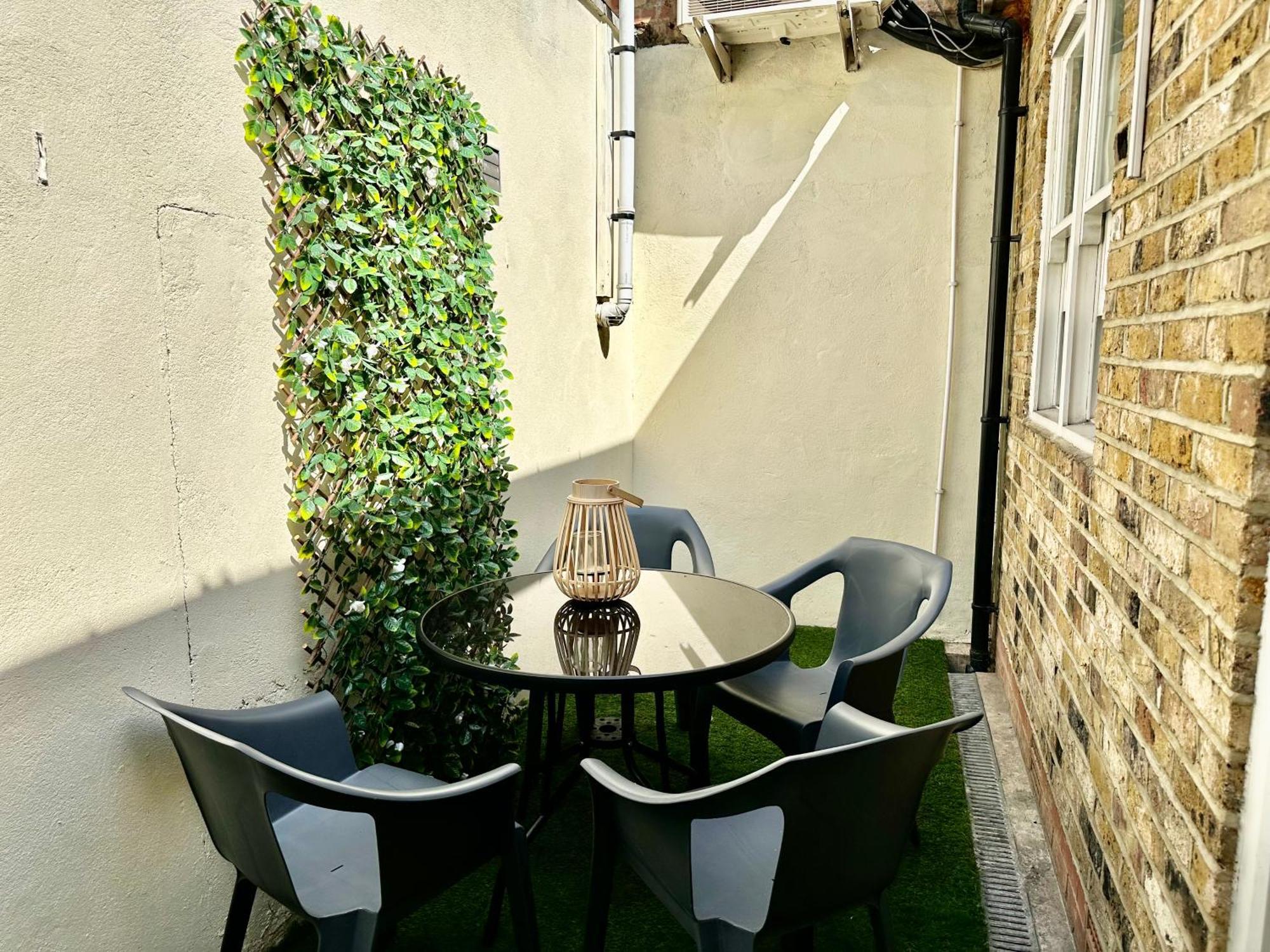 Westferry Two Apartment London Bagian luar foto