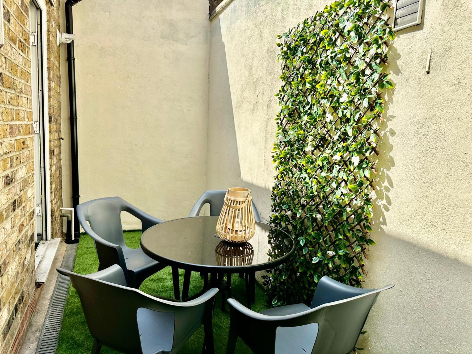 Westferry Two Apartment London Bagian luar foto