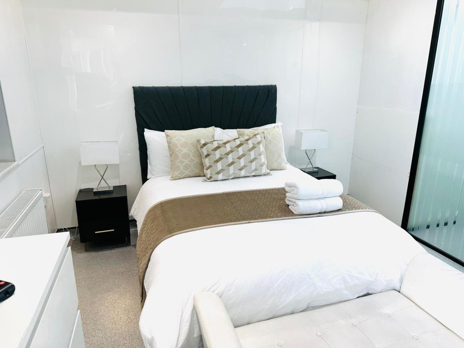 Westferry Two Apartment London Bagian luar foto