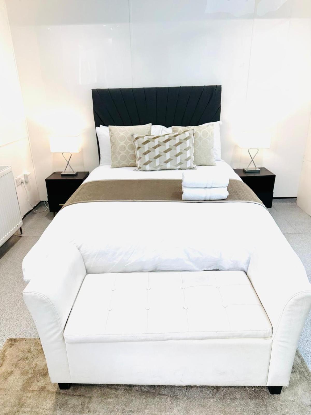 Westferry Two Apartment London Bagian luar foto