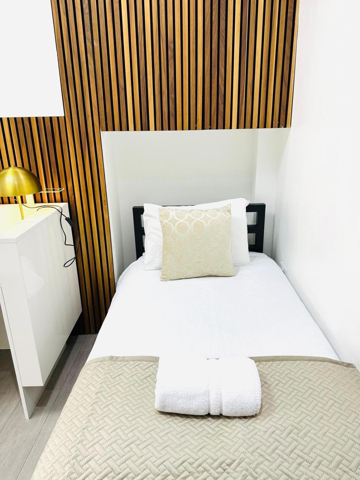 Westferry Two Apartment London Bagian luar foto